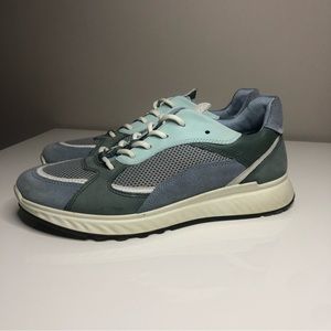 Ecco Women’s Blue Suede St. 1 Low Top Sneakers
